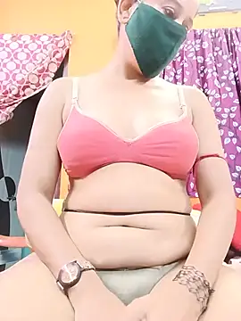 Snapshot of Hotpuja25 chatting on June 29, 1:44 pm Hotpuja25 online show from June 29, 1:44 pm