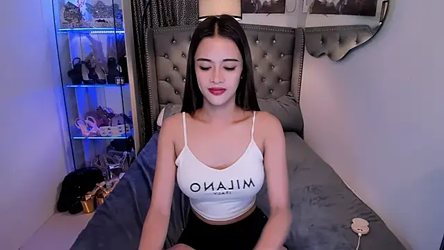 Snapshot of Lars_empress chatting on October 23, 9:08 am Lars empress online show from October 23, 9:08 am