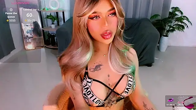 Andrea Bryte online show from May 26, 6:44 am