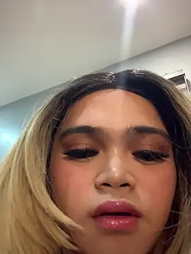 Snapshot of VictoriaL0ve chatting on November 13, 2:54 pm VictoriaL0ve online show from November 13, 2:54 pm