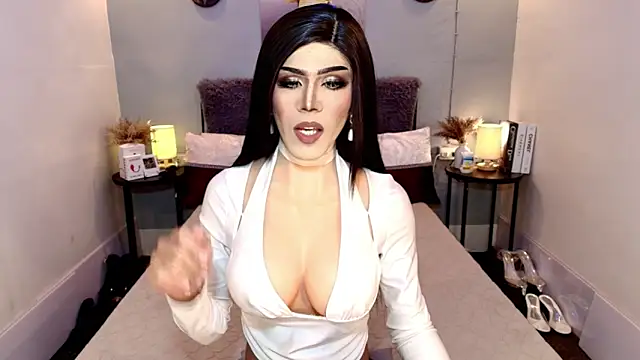 Snapshot of TatianaWil chatting on January 6, 7:01 am TatianaWil online show from January 6, 7:01 am