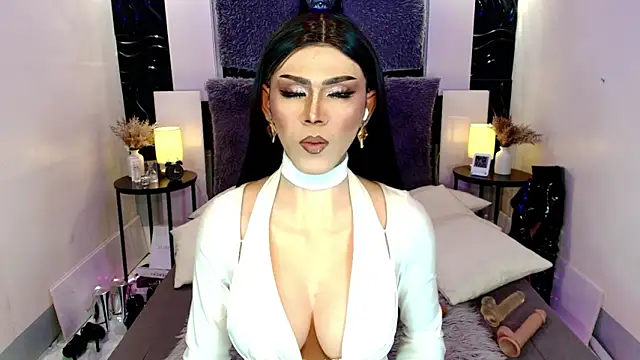 Snapshot of TatianaWil chatting on February 28, 8:14 am TatianaWil online show from February 28, 8:14 am