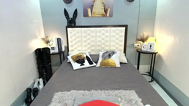 Snapshot of TatianaWil chatting on December 1, 6:58 am TatianaWil online show from December 1, 6:58 am