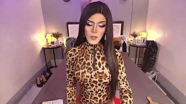 Snapshot of TatianaWil chatting on October 25, 2:44 am TatianaWil online show from October 25, 2:44 am