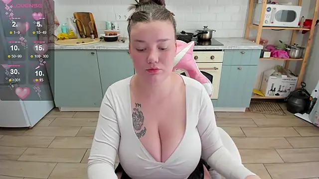 LinaElasm online show from March 7, 6:09 am