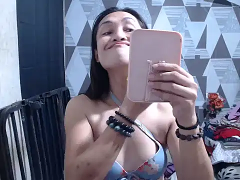 Wiynwyn Delamerced1989 online show from May 8, 9:40 pm