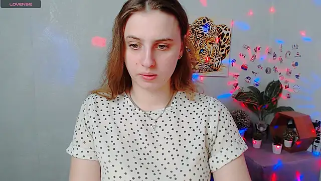 AmandaDimond  online show from March 12, 1:04 pm