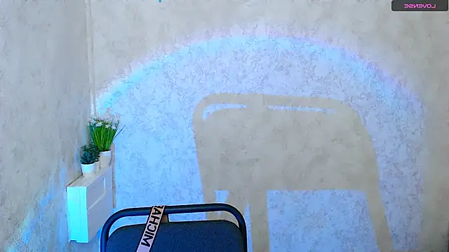 AmandaDimond  online show from March 28, 1:01 pm