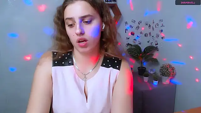 AmandaDimond  online show from October 29, 1:32 pm