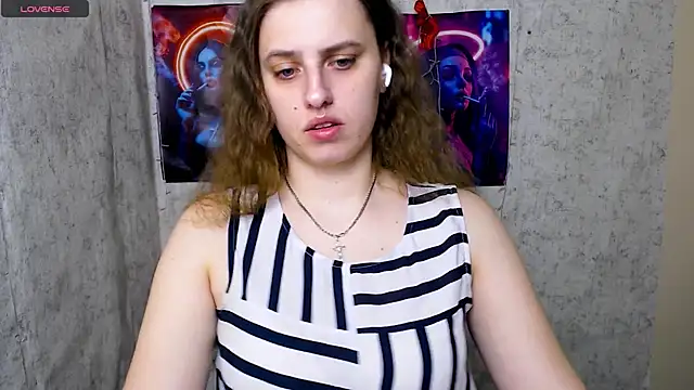 AmandaDimond  online show from April 5, 12:01 pm