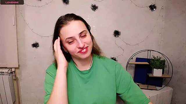 AmandaDimond  online show from February 5, 12:45 pm