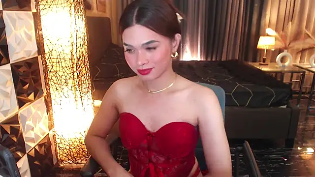 BigCockMaxineTS online show from September 26, 9:32 pm