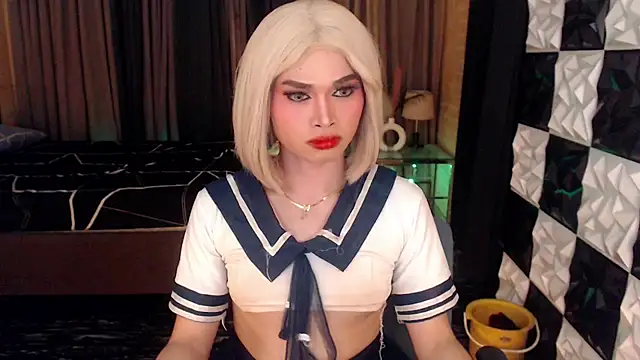 BigCockMaxineTS online show from November 15, 6:12 pm