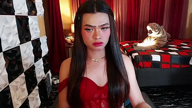 BigCockMaxineTS online show from October 8, 11:23 am