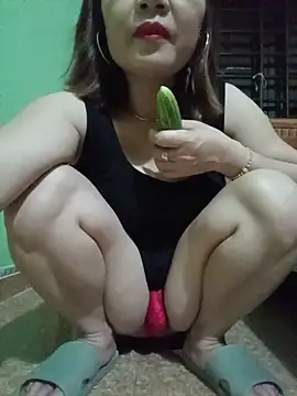 SexyQueen99 online show from June 28, 9:32 pm