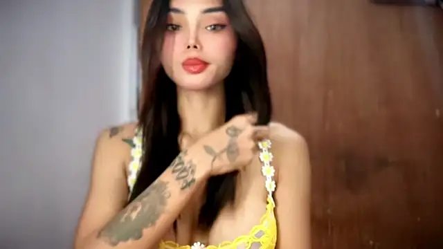 Snapshot of Angelfabxx chatting on July 7, 5:43 am Angelfabxx online show from July 7, 5:43 am