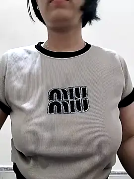 love sexy090 online show from April 23, 11:39 pm