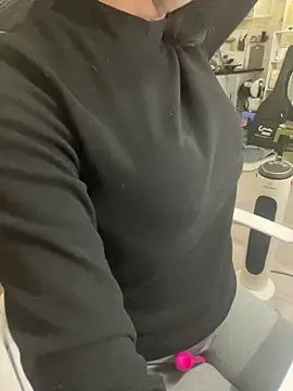 Snapshot of Mina048 chatting on February 3, 6:22 am Mina048 online show from February 3, 6:22 am