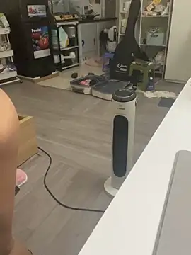 Snapshot of Mina048 chatting on February 3, 6:40 am Mina048 online show from February 3, 6:40 am