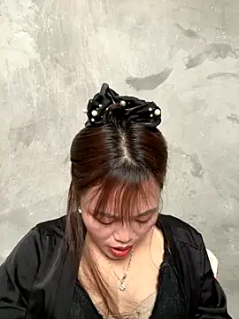 Snapshot of MychuSweet chatting on November 25, 6:25 am MychuSweet online show from November 25, 6:25 am