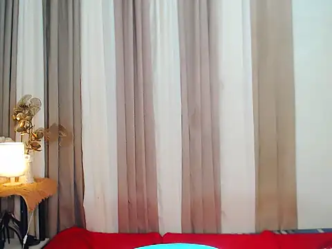 Snapshot of Savanna_White chatting on October 10, 12:33 am Savanna White online show from October 10, 12:33 am