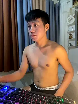 Snapshot of xshyboyx chatting on October 25, 2:44 am xshyboyx online show from October 25, 2:44 am