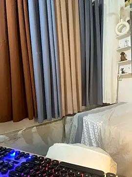 Snapshot of xshyboyx chatting on October 25, 5:57 pm xshyboyx online show from October 25, 5:57 pm