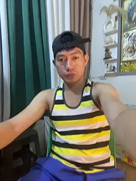Snapshot of xshyboyx chatting on July 13, 2:16 pm xshyboyx online show from July 13, 2:16 pm