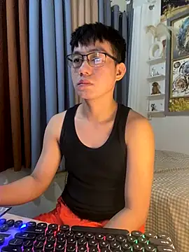 Snapshot of xshyboyx chatting on November 19, 2:55 am xshyboyx online show from November 19, 2:55 am