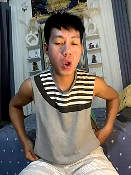 Snapshot of xshyboyx chatting on October 18, 12:29 pm xshyboyx online show from October 18, 12:29 pm
