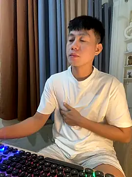 Snapshot of xshyboyx chatting on October 29, 3:33 pm xshyboyx online show from October 29, 3:33 pm