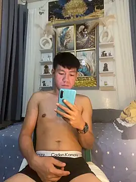 Snapshot of xshyboyx chatting on October 4, 5:58 pm xshyboyx online show from October 4, 5:58 pm