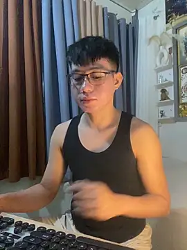 Snapshot of xshyboyx chatting on December 5, 11:42 am xshyboyx online show from December 5, 11:42 am