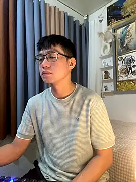 Snapshot of xshyboyx chatting on November 18, 2:27 am xshyboyx online show from November 18, 2:27 am