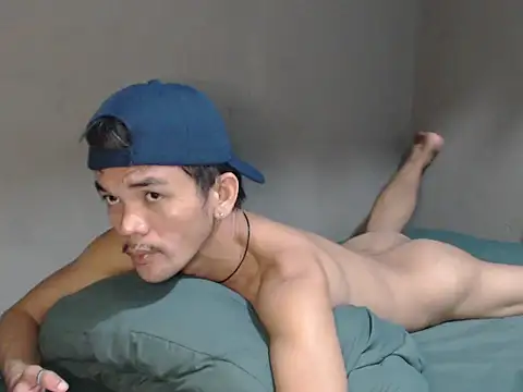 Snapshot of Natsboii chatting on May 11, 11:44 am Natsboii online show from May 11, 11:44 am