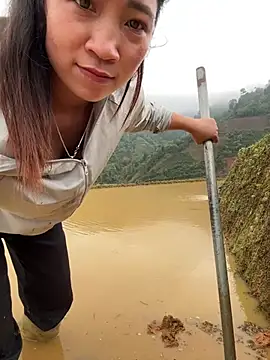 ThiHa003 online show from April 2, 2:41 am