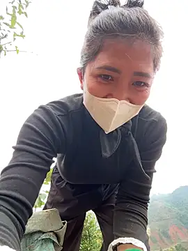 ThiHa003 online show from December 14, 2:29 am