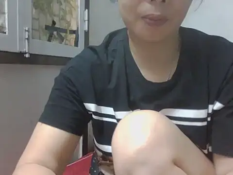 Snapshot of Hachi077 chatting on May 31, 3:34 am Hachi077 online show from May 31, 3:34 am