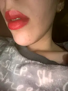 Mimisixo online show from November 14, 5:05 pm