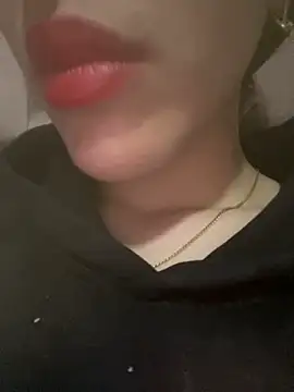 Mimisixo online show from April 14, 2:22 pm