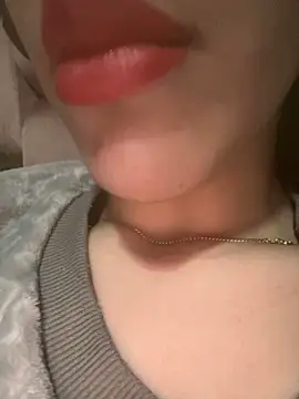 Mimisixo online show from April 17, 5:27 pm