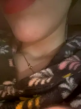 Mimisixo online show from November 4, 11:30 pm