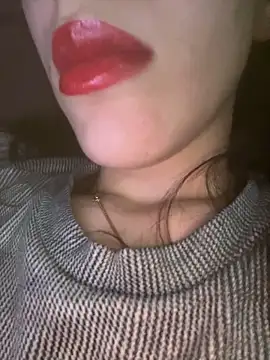 Mimisixo online show from November 8, 11:30 pm