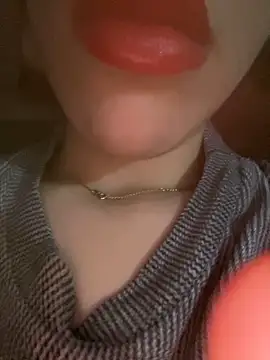 Mimisixo online show from November 9, 3:49 pm