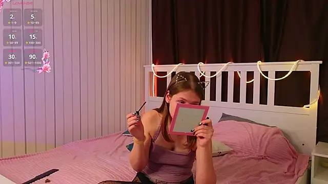 Snapshot of BeatrixCarIeton chatting on December 3, 7:24 pm BeatrixCarIeton online show from December 3, 7:24 pm