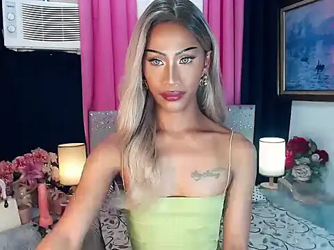 sassylatina online show from March 10, 4:22 pm