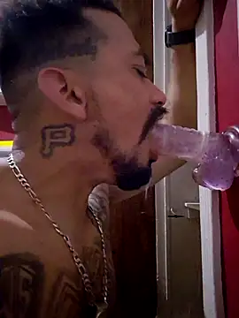 Snapshot of Cnutt310 chatting on October 2, 9:56 am Cnutt310 online show from October 2, 9:56 am