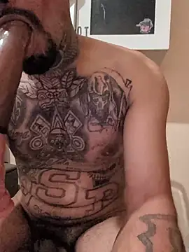 Cnutt310 online show from April 8, 11:17 pm