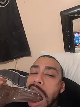 Cnutt310 online show from December 23, 8:46 am