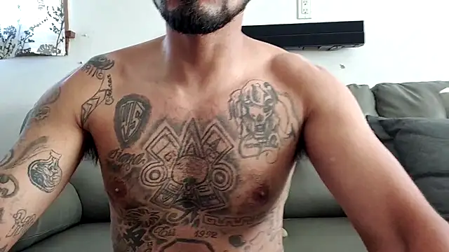 Snapshot of Cnutt310 chatting on October 29, 6:40 pm Cnutt310 online show from October 29, 6:40 pm